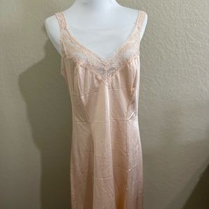 Maidenform Vintage Champagne 1980s Slip Made In USA Worker Union Tag Size 36